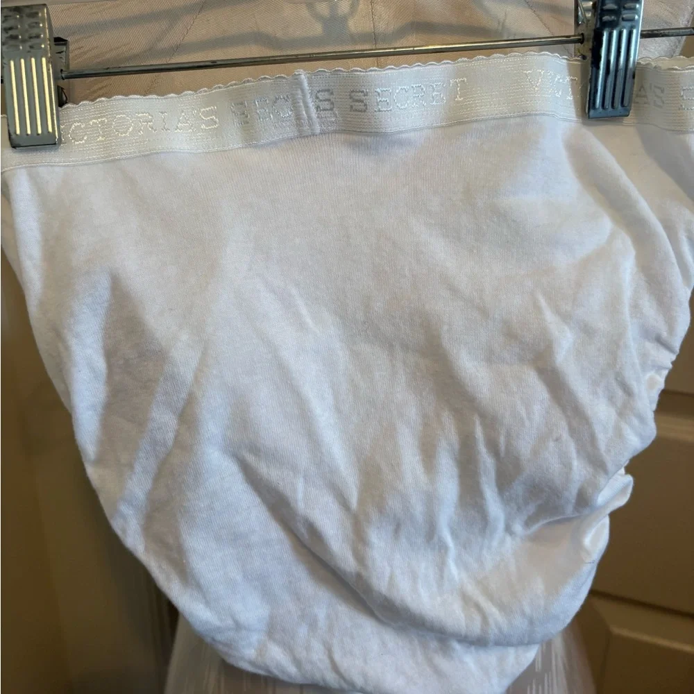 Victoria’s Secret panty white
Size Small NWT - Picture 6 of 8